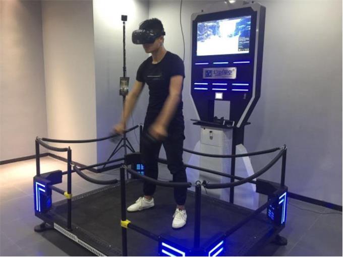 顧客正在體驗精彩刺激的vr設備 顧客正在體驗精彩刺激的vr設備