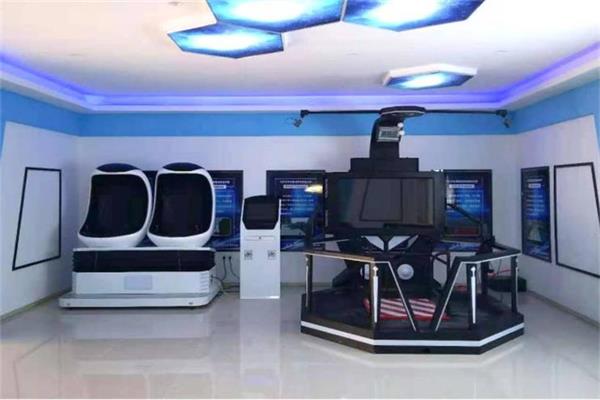 vr體驗(yàn)館里的vr蛋椅和vr高空作業(yè)機(jī)