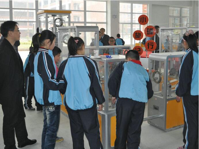 學(xué)生親自己體驗科普學(xué)習(xí) 學(xué)生親自己體驗科普學(xué)習(xí)