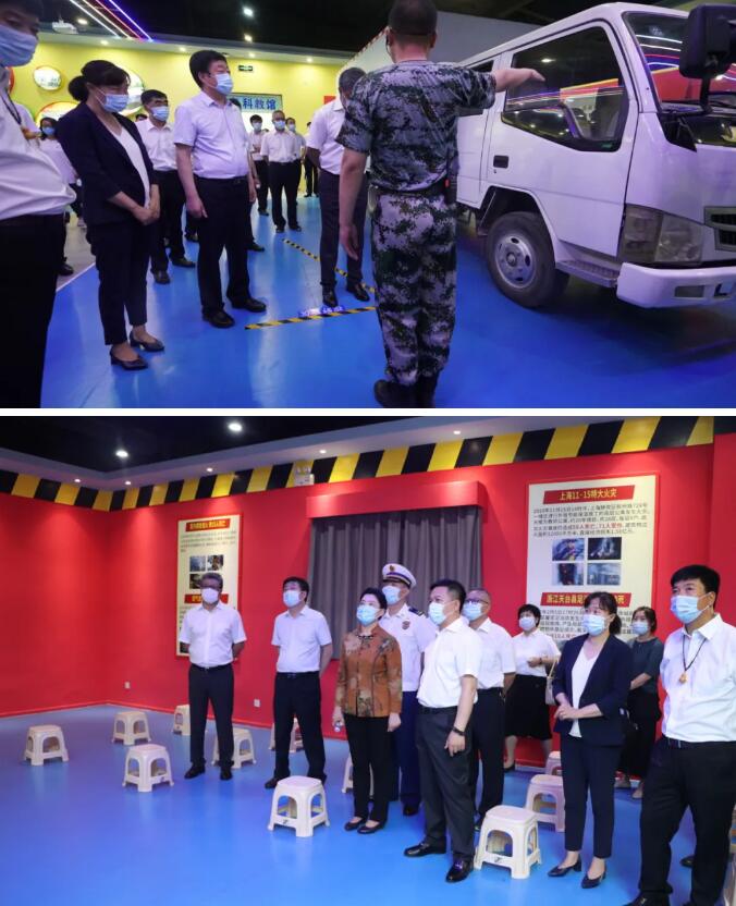 揭牌儀式后，活動人員參觀應急管理科教體驗基地