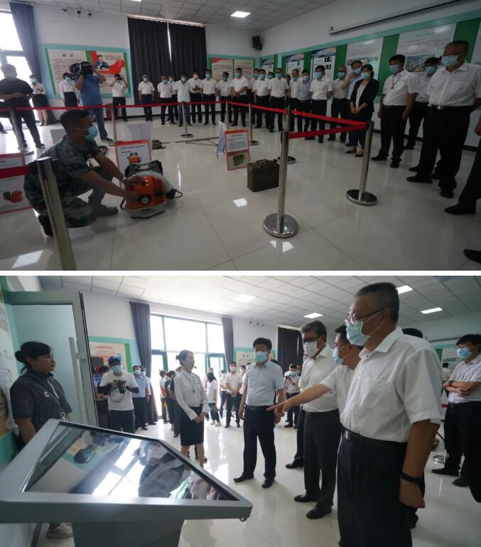 揭牌儀式后，活動人員參觀應急管理科教體驗基地